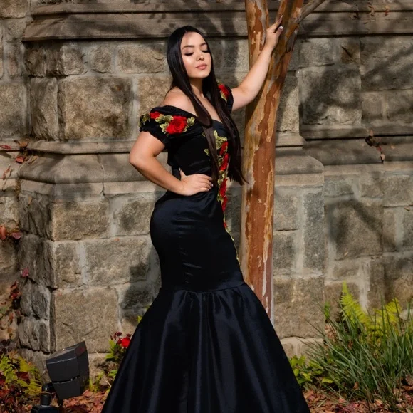 Sexy Dress - Picture 2 of 3